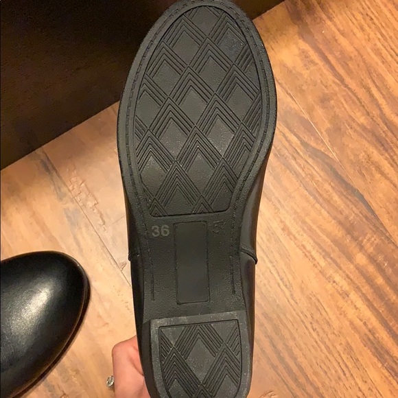 Women’s dav weatherproof leather bootie. - Picture 2 of 5